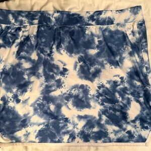 crown & ivy Blue and White Tie-Dye Mini Skirt